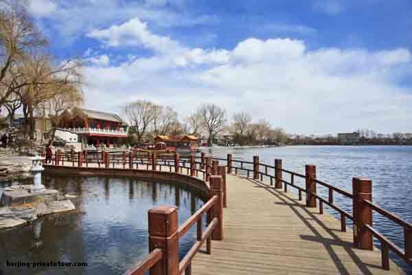 Go for an attractive Beijing tour of Houhai Area